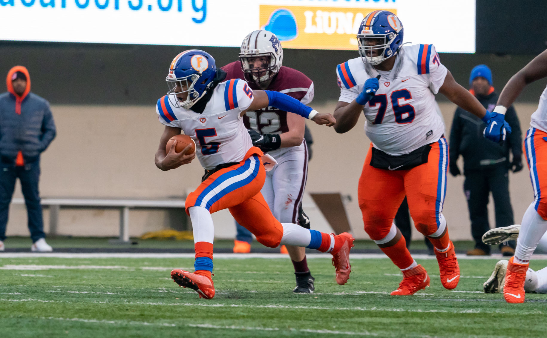 East St.Louis_PrairieRidge_6A_football_1130